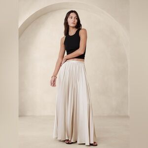 Banana Republic Ness Pleated Satin Maxi Skirt (M)